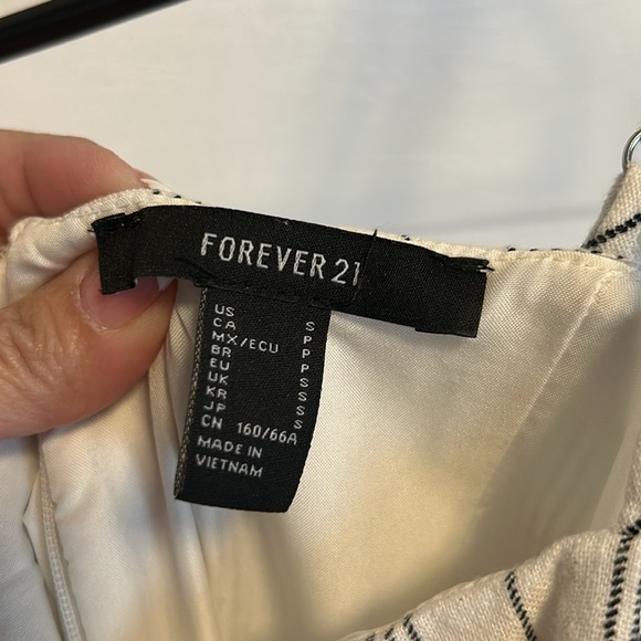 Forever 21 - Picture 7 of 7